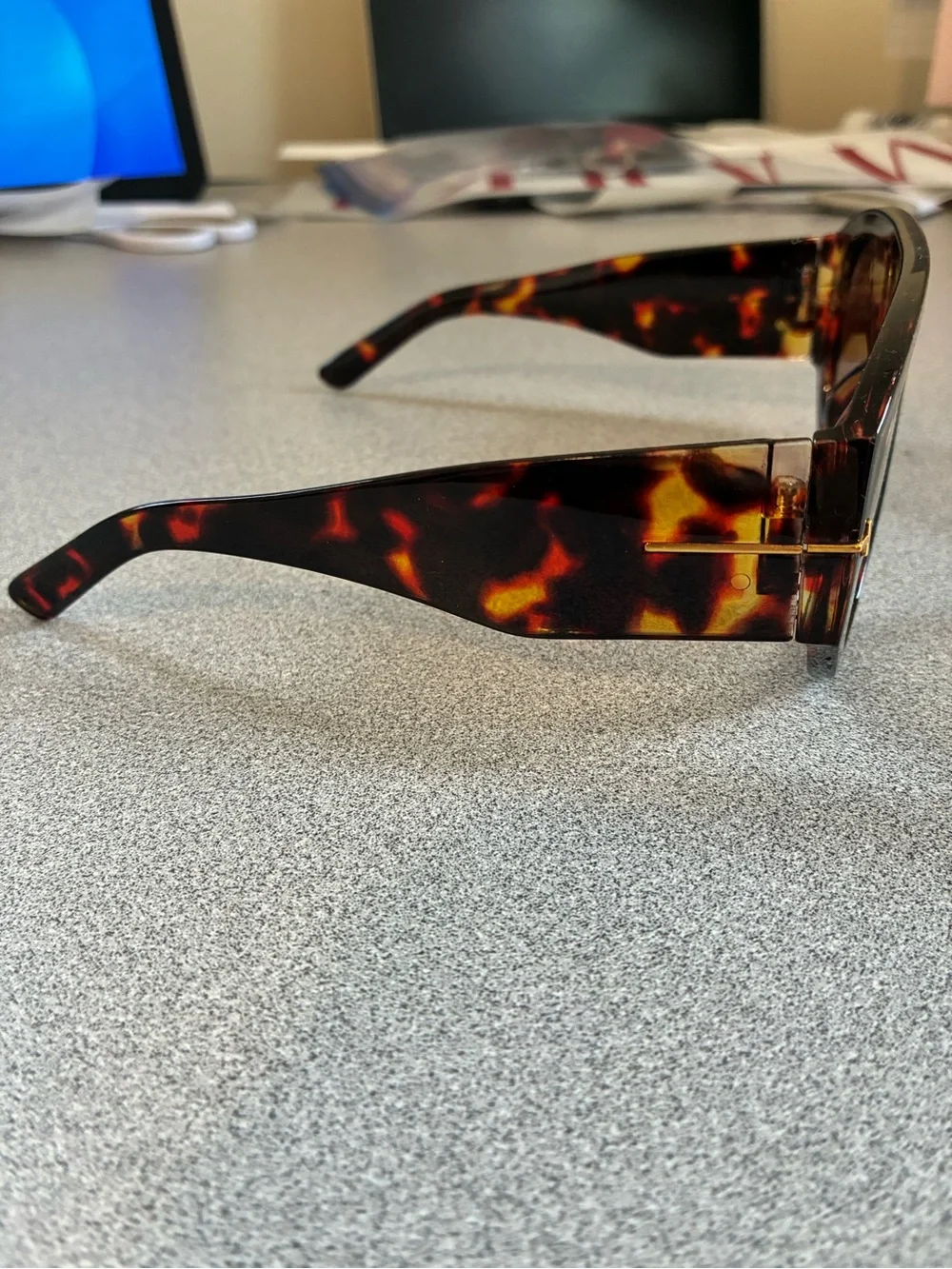 Tortoiseshell Oversized Women’s Sunglasses - Brown Lenses